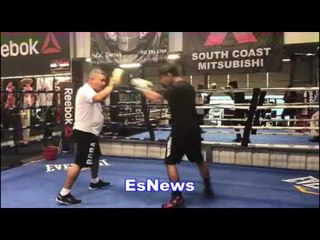 Mikey Garcia Explosive Power On Mitts With Robert Garcia - EsNews Boxing
