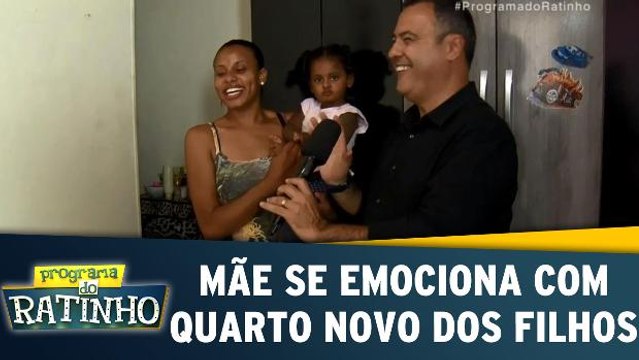 Mãe se emociona com quarto novo dos filhos