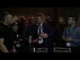 Floyd Mayweather At Dinner Mobbed By People - EsNews Boxing