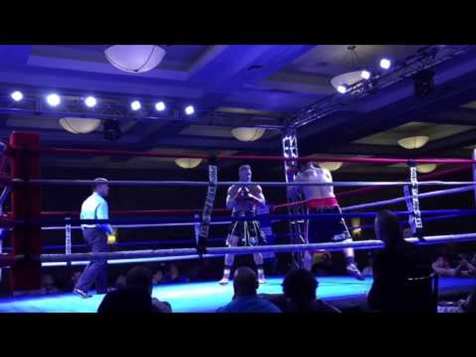 Heavyweights bumped heads!!!  Mouthpiece OUT on the floor - EsNews boxing