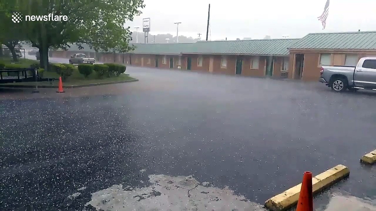 Powerful hailstorm hits eastern Texas