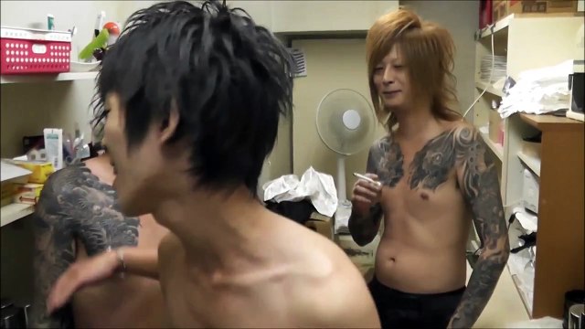 吐いたホスト→酔っ払いの入れ墨ヤンキー,名古屋 ホストクラブ,host club,hostess japan Night club