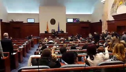 Zekirija Ibrahimi i BESËS këndon himnin shqiptar në Kuvend