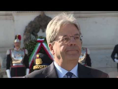 Roma - Gentiloni all'Altare della Patria e alle Fosse Ardeatine (25.04.17)