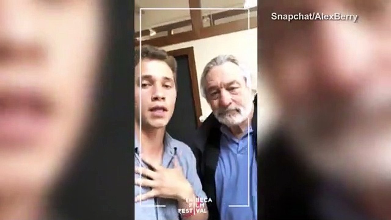 Robert De Niro learns how to use Snapchat from young filmmaker