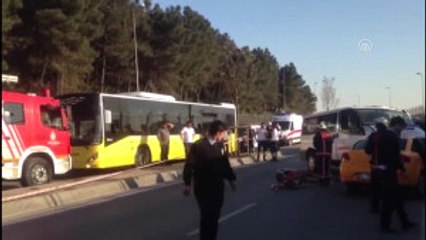 Minibüs Taksiye Çarptı: 2 Ölü, 3 Yaralı