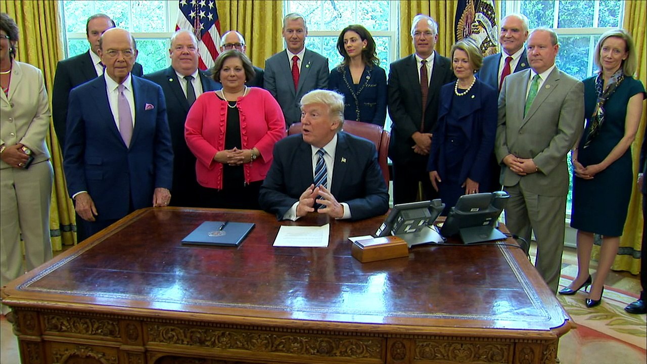 Después del acero, Trump ataca importaciones de aluminio