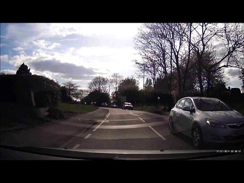 Ce cycliste a eu chaud au fesses...