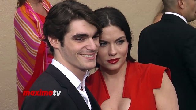 RJ Mitte and Jodi Lyn O'Keefe Breaking Bad Season Finale Premiere Screening Arrivals