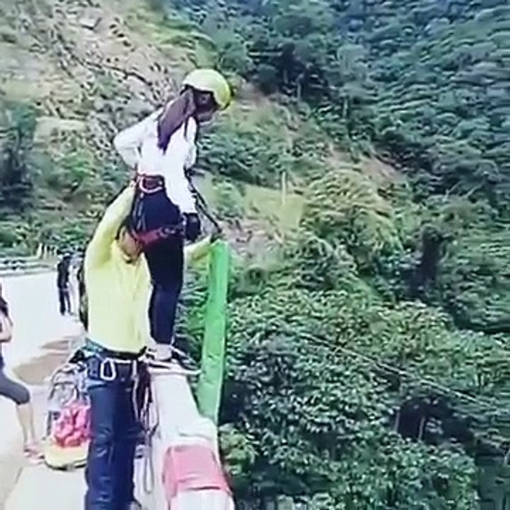 Une corde se casse pendant un saut à l’élastique !