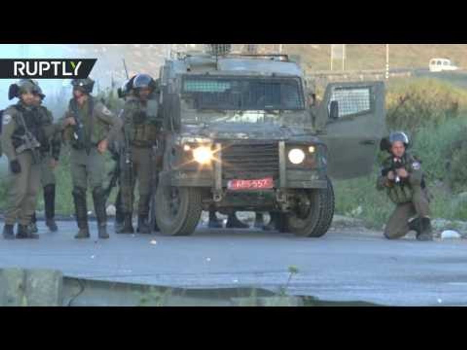 IDF fire rubber bullets & tear gas at supporters of Palestinian hunger-striking prisoners