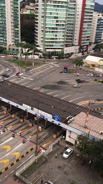 Manifestantes fecham a Terceira Ponte