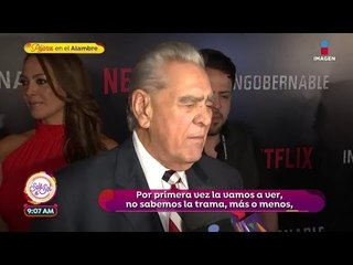 La familia de Kate del Castillo en alfombra roja de Ingobernable