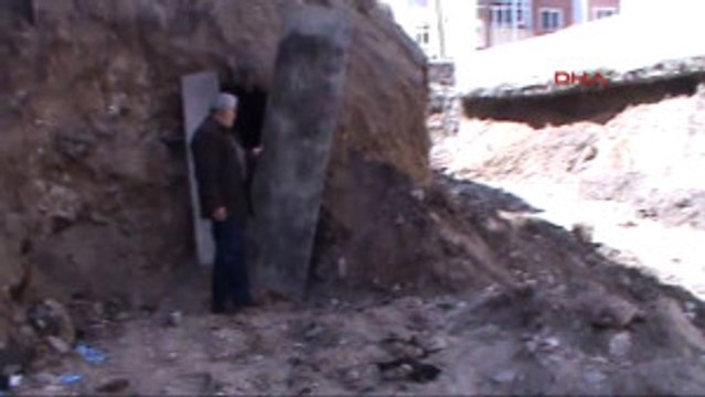 Ardahan'daki Cesetle Ilgili Tarihçi Görüşü: Rum Kökenli, Rus Generale Ait