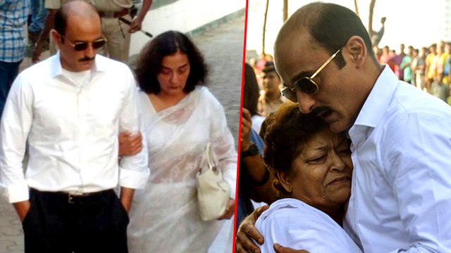 Akshay Khanna At Father Vinod Khanna's Last Rites