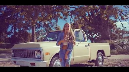 Corina Smith ft. Gustavo Elis - Escape (Video Oficial)