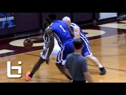 Tyreke Evans CROSSES The Mayor of Seattle With a Shamgod! Mayor Comes Right Back!