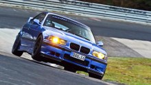 BMW E36 M3 em andamento veloz