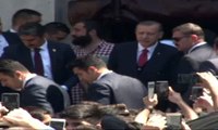 Erdoğan Cuma Namazını Bezmialem Valide Sultan Camii'nde Kıldı