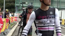 Ce cycliste explose son vélo en 2 à l'arrivée d'une course perdue !