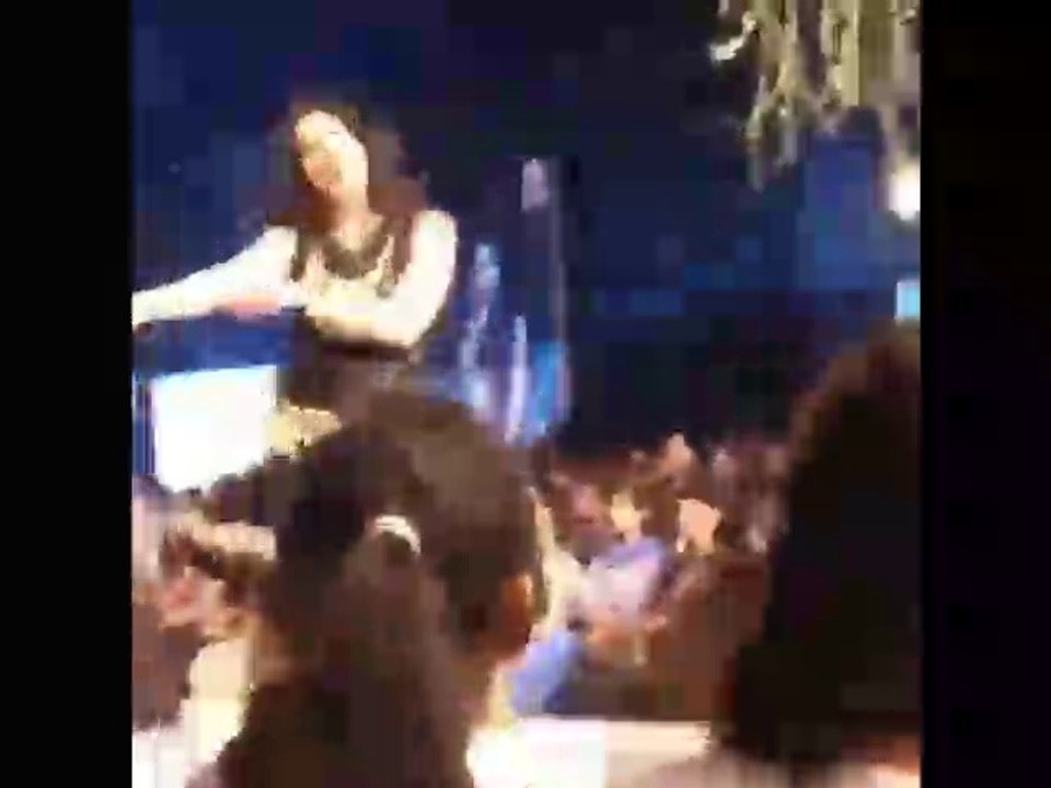 Mehwish hayat dancing at fashion show
