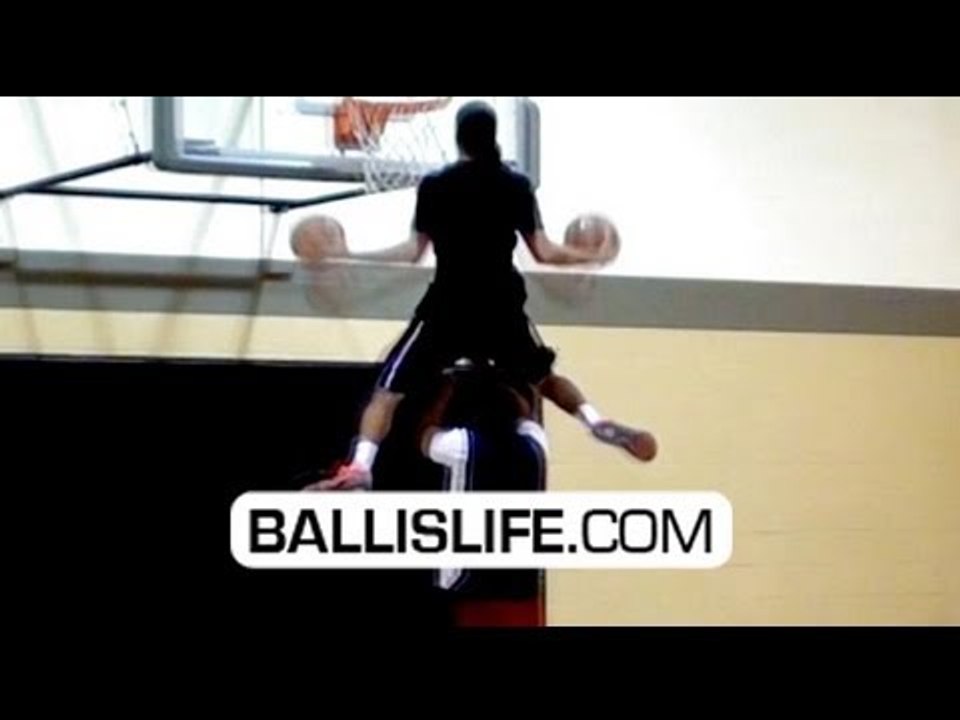 6'3" Kenny Dobbs 2 Ball Windmill OVER Someone + 360 Eastbay OVER Someone!! BEST Dunker In The WORLD!