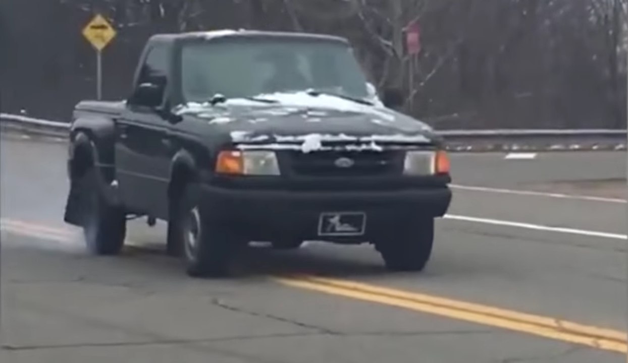 Ce qu'il se passe quand on roule à 65km/h et qu'on passe la marche arrière...