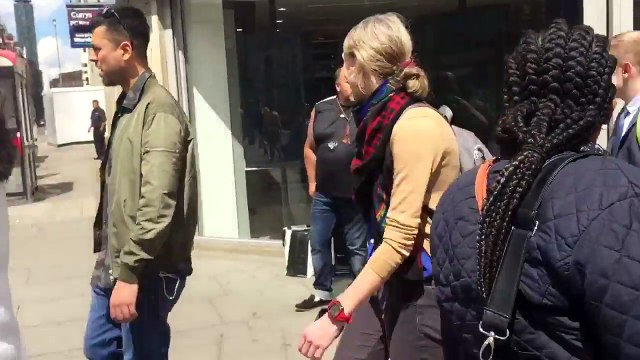 Une dance hilarante dans les rues de Londres