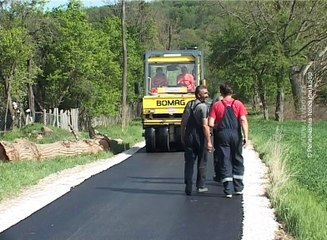 Završeno asfaltiranje u selu Šarbanovac Timok, 28. april 2017. (RTV Bor)