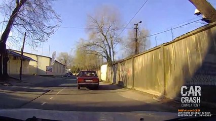 Car Crash Compilation 890 - April 2017