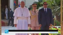 البابا فرنسيس يصل إلى القاهرة