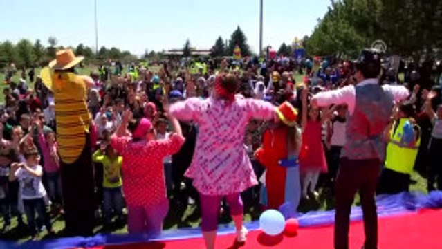 Sığınmacı Çocuklar Şenlikte Doyasıya Eğlendi