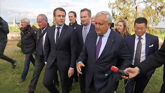 Emmanuel Macron reçu par Jean-Pierre Raffarin dans la Vienne