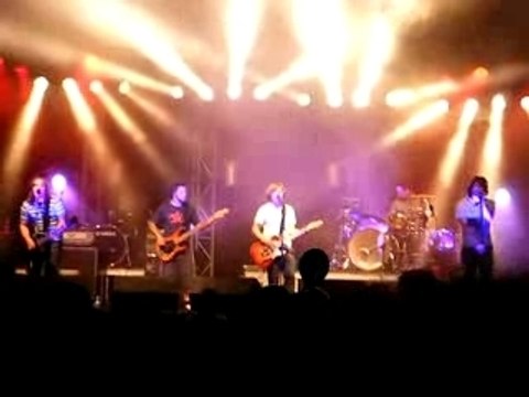 les trois accords - tout nu sur la plage