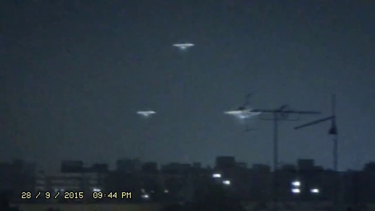 MUST WATCH! REAL UFO sighting caught on tape, Egypt 2015