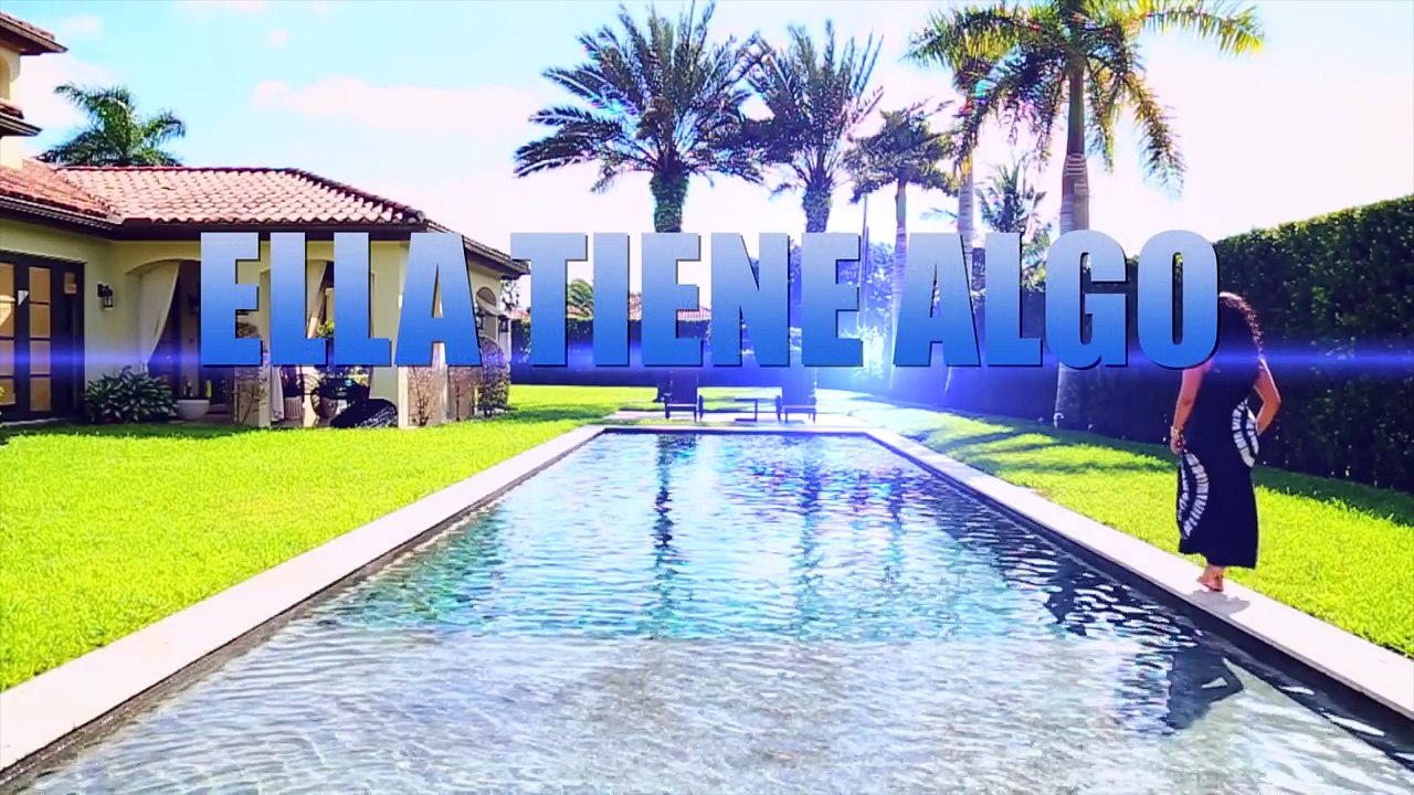 MR LP - Ella Tiene Algo