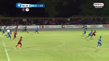 Bonne sortie de Novaes sur ce ballon qui pouvait être dangereux