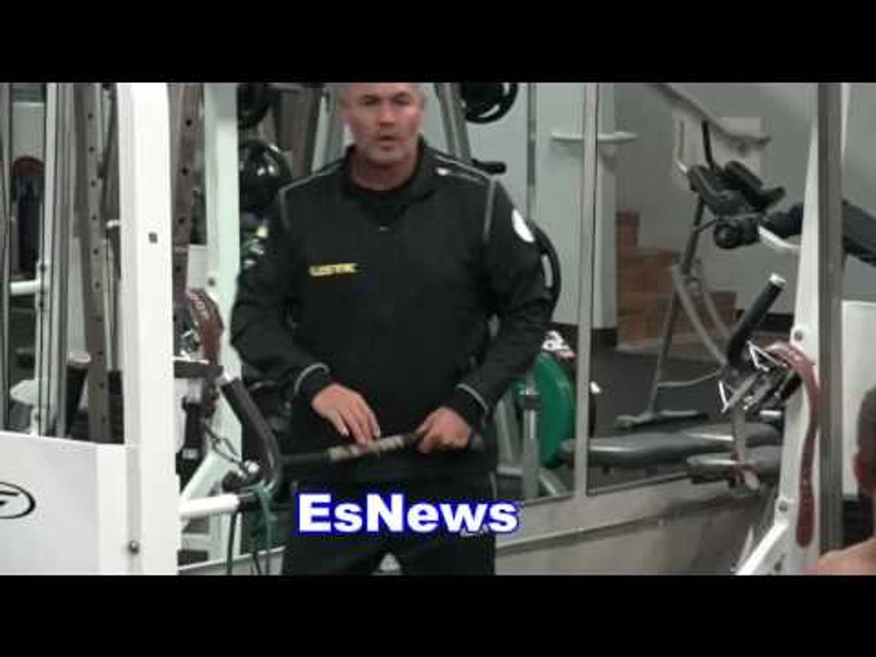 Boxing Champ / Gold Medal Winner Aleksander Usyk Super Athlete! EsNews Boxing