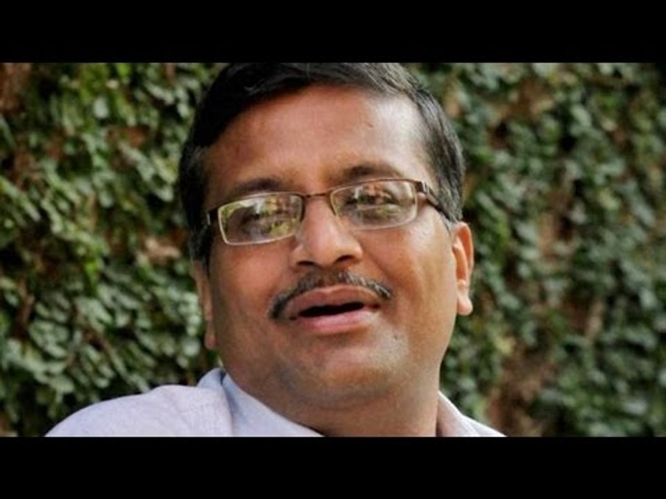 Chargesheet dropped against Ashok Khemka in Vadra's case