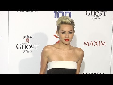 Miley Cyrus 2013 MAXIM HOT 100 Party Green Carpet ARRIVALS