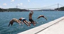 Dha İstanbul - Sıcaktan Bunalanlar Boğaz'a Atladı