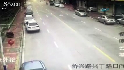 Kontrolden çıkan otomobil dehşet saçtı