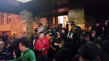 Del videoja, momenti kur Zaev u tradhtua nga maqedonasit dhe u mbrojt nga shqiptarët
