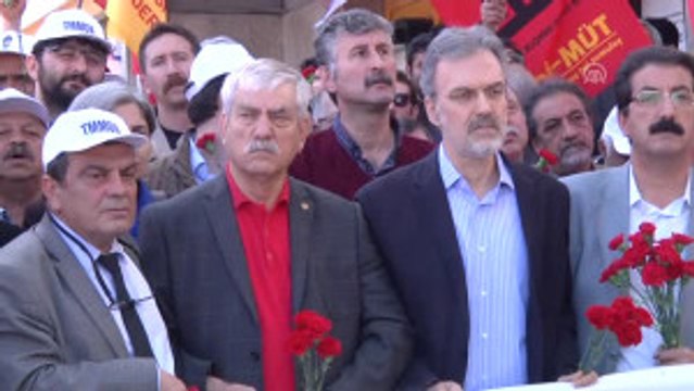 Taksim'de 1 Mayıs 1977'deki Olaylarda Ölenler Anıldı