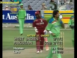 Wasim Akram CRUSHING YORKER breaks Brian Lara's foot