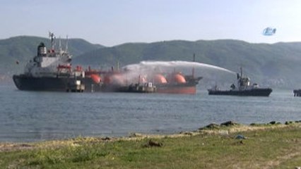 Körfezde Lpg Tankerinde Yangın Çıktı