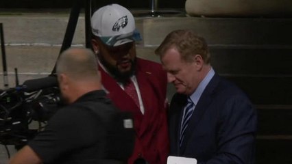 Lane Johnson gives advice to the Eagles draftees
