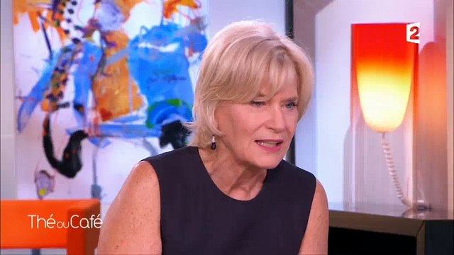 Charline Vanhoenacker critique la connivence entre les journalistes et les politiques