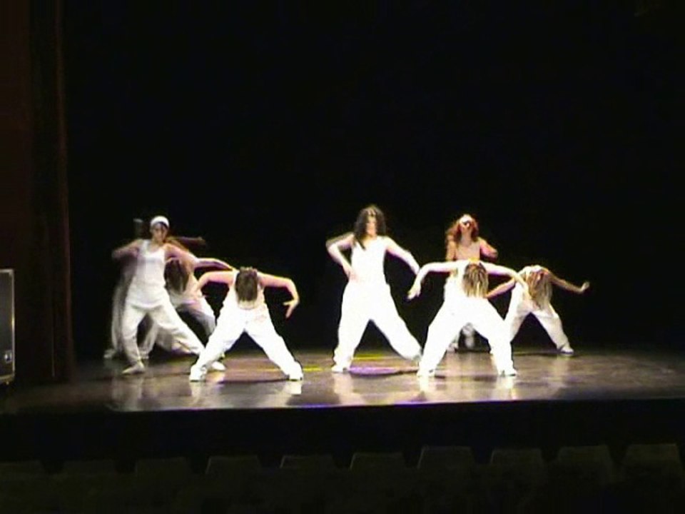 Kambod Kreshendo Company Street Dance Demo