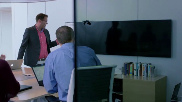 Invention Hi Tech : film polarisant qui rend vos écrans noirs pour garantir votre confidentialité